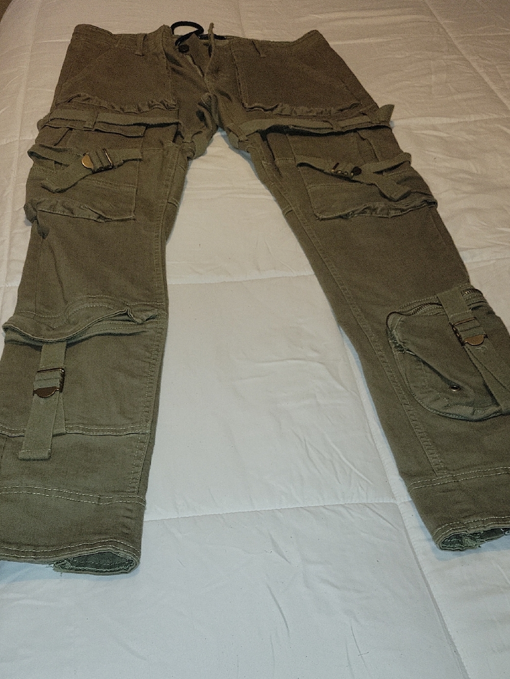 Men's Skinny Cargo Jeans in Olive Green - Brand Unspecified